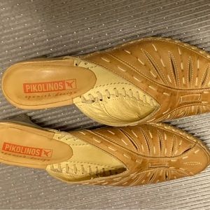 Pikolinos Leather Handcrafted Shoes